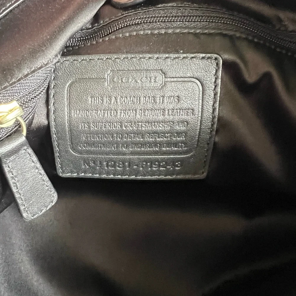 Coach purse - Picture 4 of 7